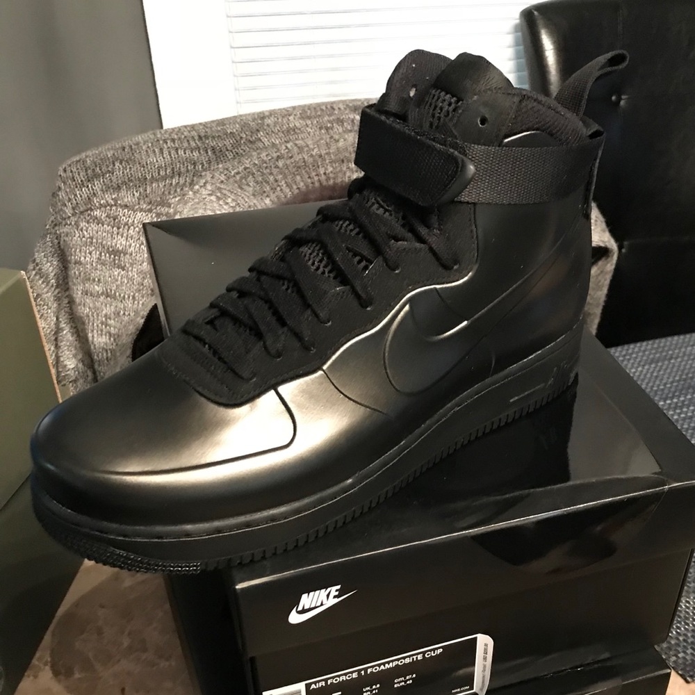 Air Force sneakers black brand new size 11